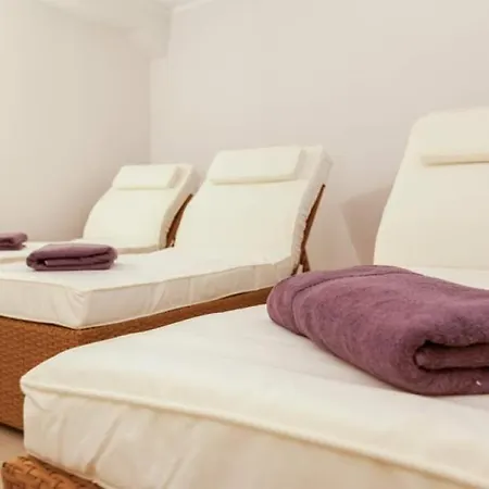 Feskerhues, Santa Maria